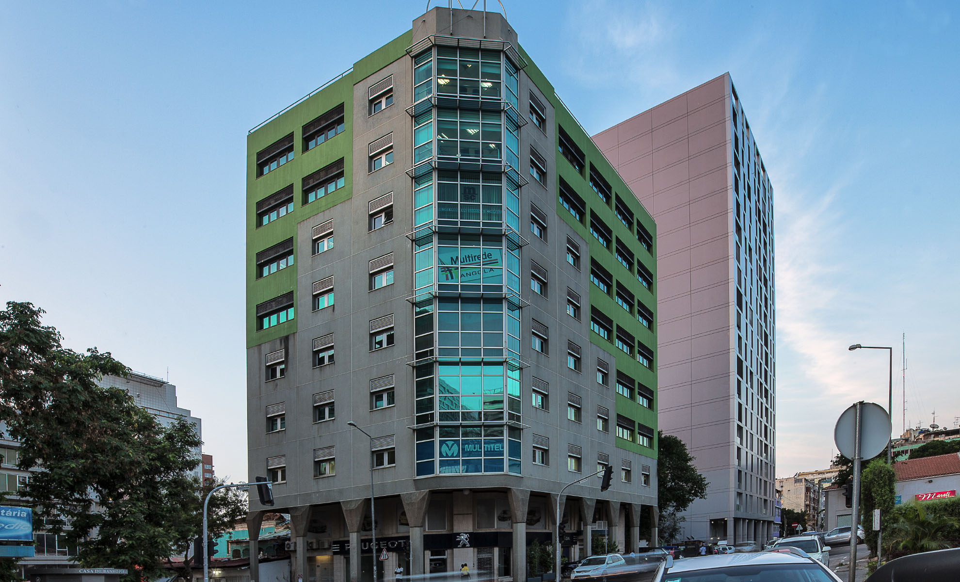 Sede da MADZ GLOBAL — Edifício Ingombota, Luanda